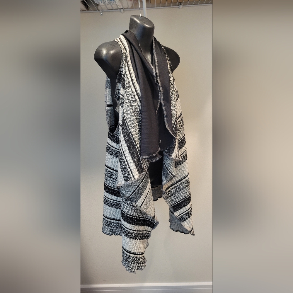 Flip Vest Knit black and gray